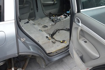 фото thumb №1, Porsche cayenne 955 поріг стійка праві зад