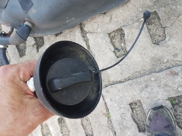 фото thumb №1, Кришка заливання пального infiniti q70 m m35h m37 10-18