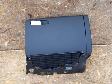 фото thumb №1, Бардачок пасажира audi a4 b8