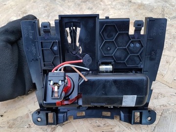 фото thumb №3, Audi a4 a5 8t прикуриватель пепельница