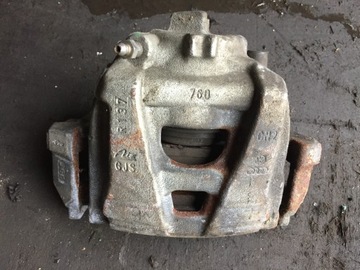 фото thumb №1, Audi q3 2.0tdi супорт гальмівний праві перед