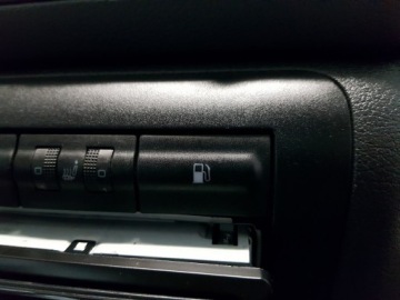 фото thumb №1, Skoda octavia i вимикач otwieraniaklapki пального