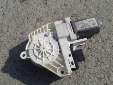 фото thumb №1, Моторчик правый задний audi a6 c6 4f0959802c