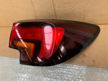 фото thumb №1, Opel astra k v 5hb задня права лампа