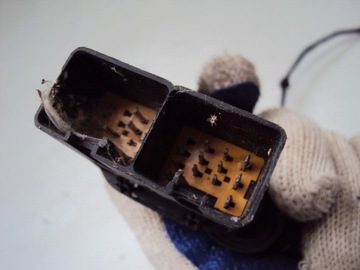 фото thumb №3, Установка жгут дверь правый перед ford c-max mk1