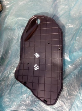 фото thumb №2, Заглушка защита дверь 8p3837916b audi a3