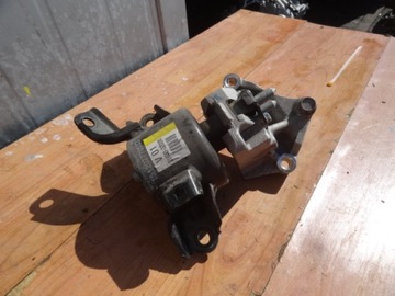 фото thumb №1, Kia carens iv 2015 1,6 gdi кронштейн подушка коробки