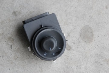 фото thumb №1, Панель дзеркал opel zafira c 15r