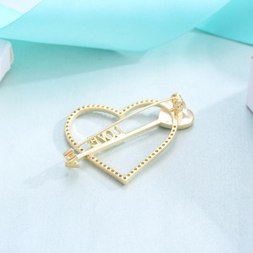 БРОШЬ LUX СЕРДЦЕ LOVE ARROW ПОЗОЛОЧЕННАЯ КОРОБКА