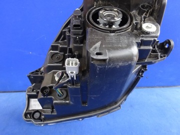 фото thumb №11, Toyota yaris рестайлінг 14-17 2014 фара лампа права