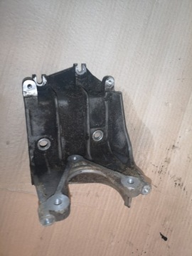 фото thumb №2, Лапи тримач насоса вприскувальної audi a8 d3 057130147r