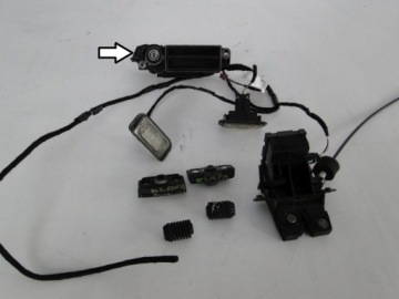 фото thumb №2, Mercedes clk 209 ручка w кришка задня з вкладка