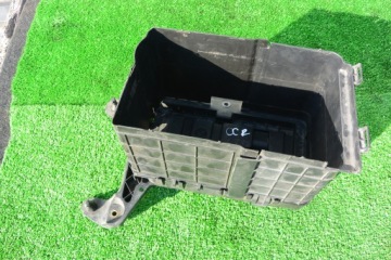 фото thumb №1, Корпус акумулятор vw passat golf tiguan caddy