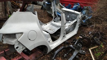 фото thumb №1, Крила правий задня чверть clio iv поріг