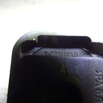 фото thumb №10, Крепление трос коробки передач 1k0711789l vw new beetle 15