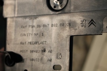 фото thumb №6, Корпус акумулятора peugeot оригінальний номер 9686709280