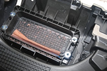 фото thumb №6, Vw jetta 5c6 консоль панель оригінал