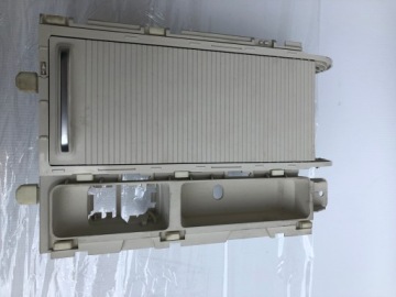 фото thumb №1, Кронштейн бардачок чашка vw passat b8 3g0862531