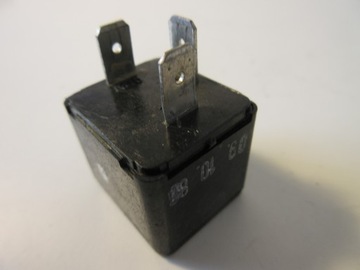 фото thumb №12, Реле opel kadet corsa 90240665