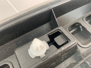 фото thumb №7, Volkswagen оригінальний номер 3g8853992b молдинг двері задніх p