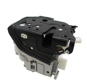 фото thumb №1, Замок внутренний дверь audi a4 b9 15-