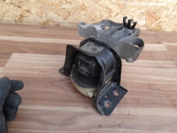 фото thumb №1, Dacia lodgy 2013 1,5 dci кронштейн подушка двигателя org
