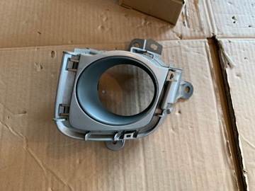 фото thumb №1, Toyota prius левая решётка бампера