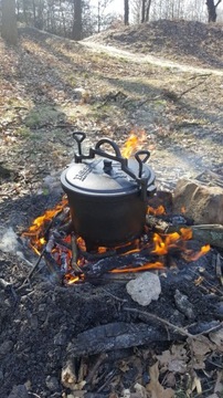 ЧУГУННЫЙ ОХОТНИЧИЙ ГОРШОК 8Л ДЛЯ КОСТА