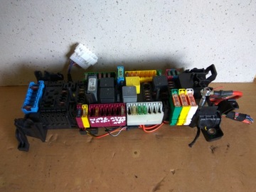 фото thumb №1, Mercedes w176 a200 коробка предохранителей