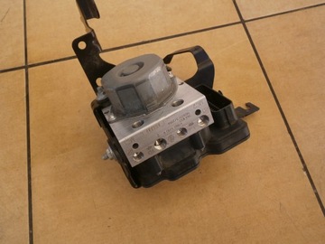 фото thumb №1, Насос abs 476605492r renault clio iv 0.9 tce