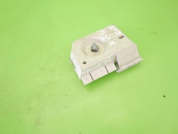 фото thumb №8, Вкладка молдинг лампи права задня audi 80 b3 sedan