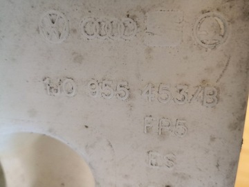 фото thumb №4, Бак склоомивача vw golf iv 1j0955453b