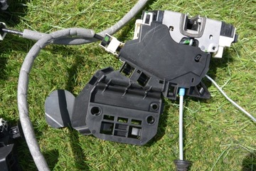 фото thumb №10, Замок двері лівий зад mercedes ml w166