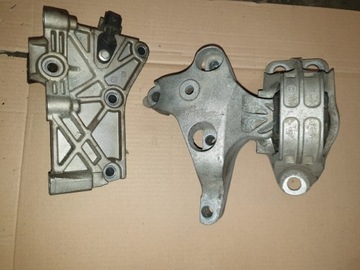 фото thumb №1, Подушка двигуна кронштейн logan 10- 1.5 dci