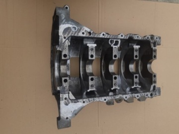 фото thumb №1, Dół блок двигателя 1.6 hdi 9685737310