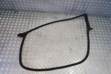 фото thumb №1, Audi s5 a5 8w6 прокладка двері ліва 8w6831707