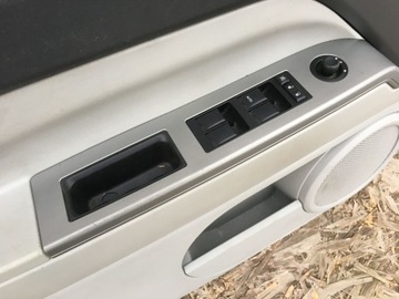 фото thumb №9, Jeep compass 06-16 обшивка двері usa