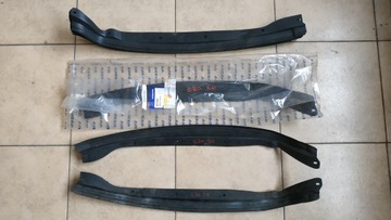 фото thumb №1, Volvo c30 молдинг вертикальна прокладка двері rh