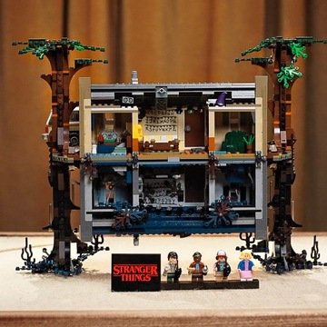 LEGO 75810 «Очень странные дела: Другая сторона» НАБОР РОЗЕТОК
