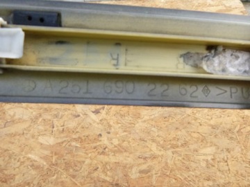 фото thumb №3, Mercedes w251 молдинг бічна двері правий перед