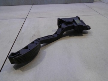 фото thumb №3, Потенціометр газу alfa romeo 147 1.6ts 0281002380