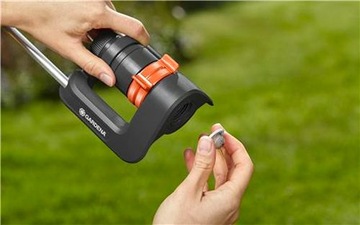 Дождеватель Aqua M 18702 осциллирующий NEW GARDENA