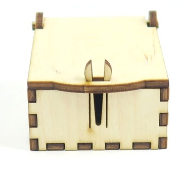 DEKOR SZKATUŁKA PUDEŁKO ZE SKLEJKI 5x5x2.5cm YE11