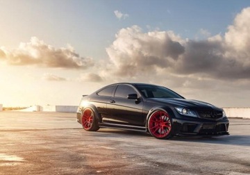 Наклейки на стену со спортивными автомобилями 100x70