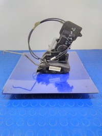 фото thumb №1, Mazda 2 замок двері передній перед правий de9058e