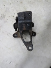 фото thumb №1, Кронштейн подушка коробки mazda 6 gj 2.2 d