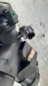 фото thumb №6, Дросельна заслінка mazda 3 05r 1.6citd