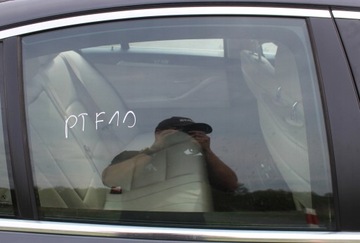 фото thumb №1, Стекло дверь зад задняя правая bmw f10 sedan