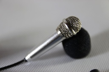Gadzet MIKROFON KARAOKE DO TELEFONU MINI Mały 6 cm