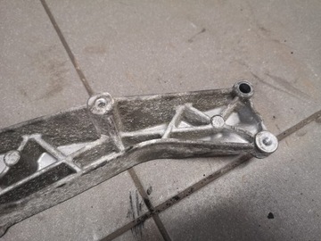 фото thumb №5, Лапи кронштейн audi a4 b8 2.0 tdi cag 03l131159